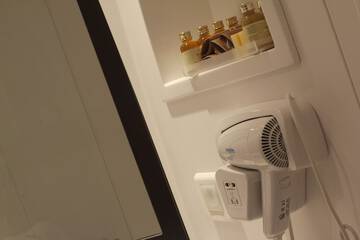 Bathroom amenities
