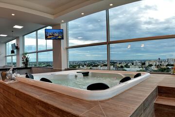 Indoor spa tub