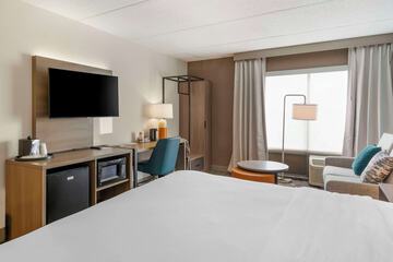 Room 7 of 32