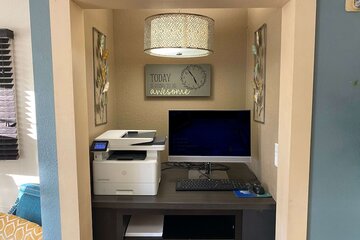 Business Center 22 of 24