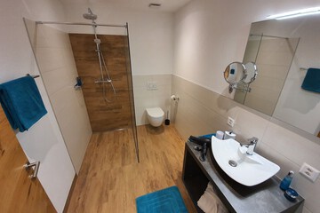 Bathroom shower