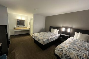Room 10 of 33