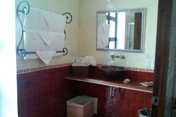 Bathroom sink
