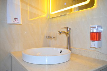 Bathroom sink