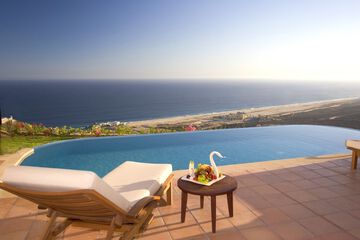 Infinity pool