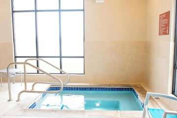 Indoor spa tub