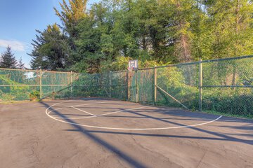 Tennis court