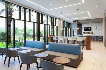 Lobby lounge
