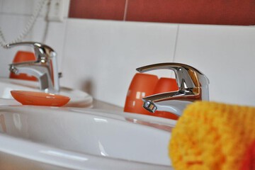 Bathroom sink