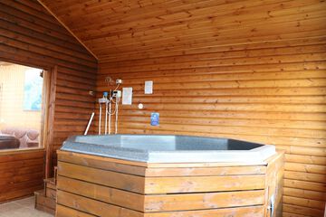 Jetted tub