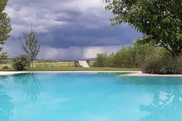 Infinity pool