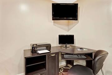 Business Center 19 of 19