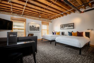 Room 10 of 32