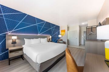 Room 13 of 30