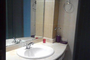 Bathroom sink