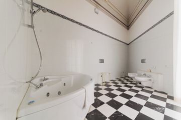 Private spa tub