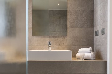 Bathroom sink