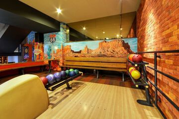 Sports bar