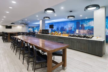 Breakfast/Coffee Service 20 of 28