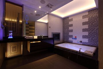 Jetted tub