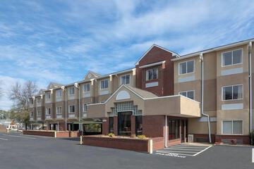 Microtel Inn by Wyndham Cornelius / Lake Norman