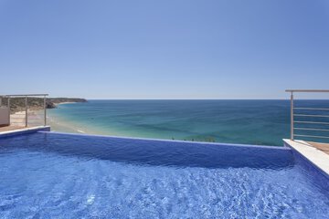 Infinity pool