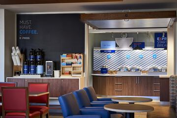 Holiday Inn Express & Suites Madison West - Middleton by IHG