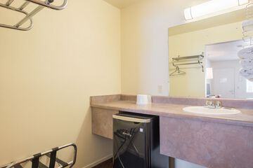 Bathroom sink