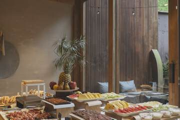 Breakfast buffet