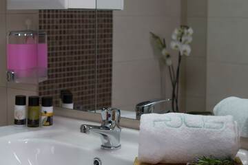 Bathroom sink