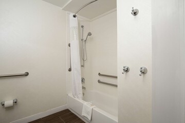 Room 13 of 32