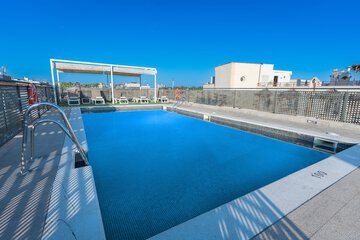 Rooftop pool