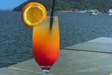 Poolside bar