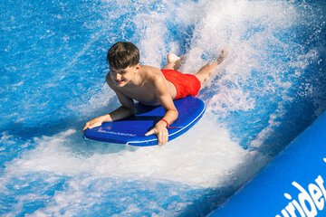 Surfing/boogie boarding