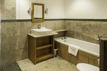 Bathroom sink
