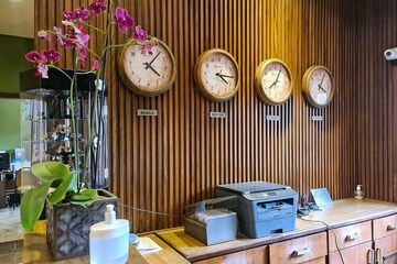 Concierge desk