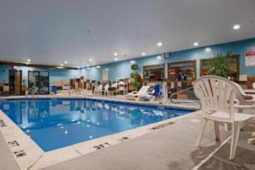 Spark by Hilton Oak Forest