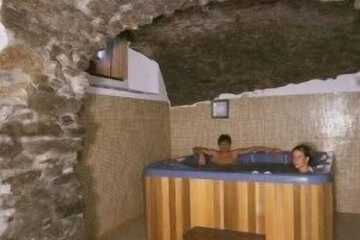 Indoor spa tub