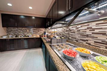 Breakfast/Coffee Service 28 of 34