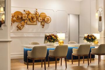 Concierge desk