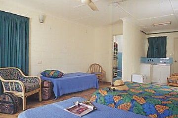 CAIRNS BEACH HOUSE 4