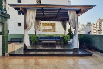 Rooftop pool