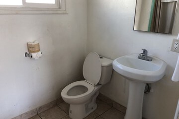 Bathroom sink