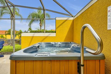 Private spa tub