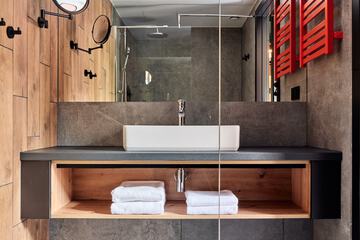 Bathroom sink