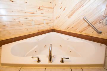 Jetted tub