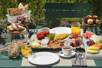 Breakfast meal