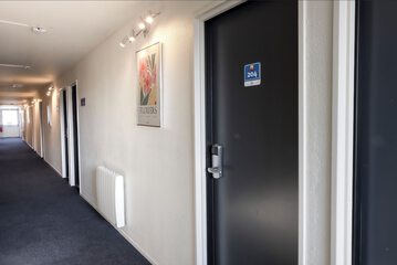 Handrails in hallways