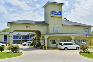 Scottish Inns & Suites Alvin
