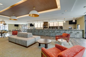 Lounge 55 of 60